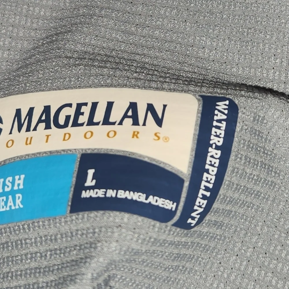 Magellan Outdoors Light Gray Cargo Shorts